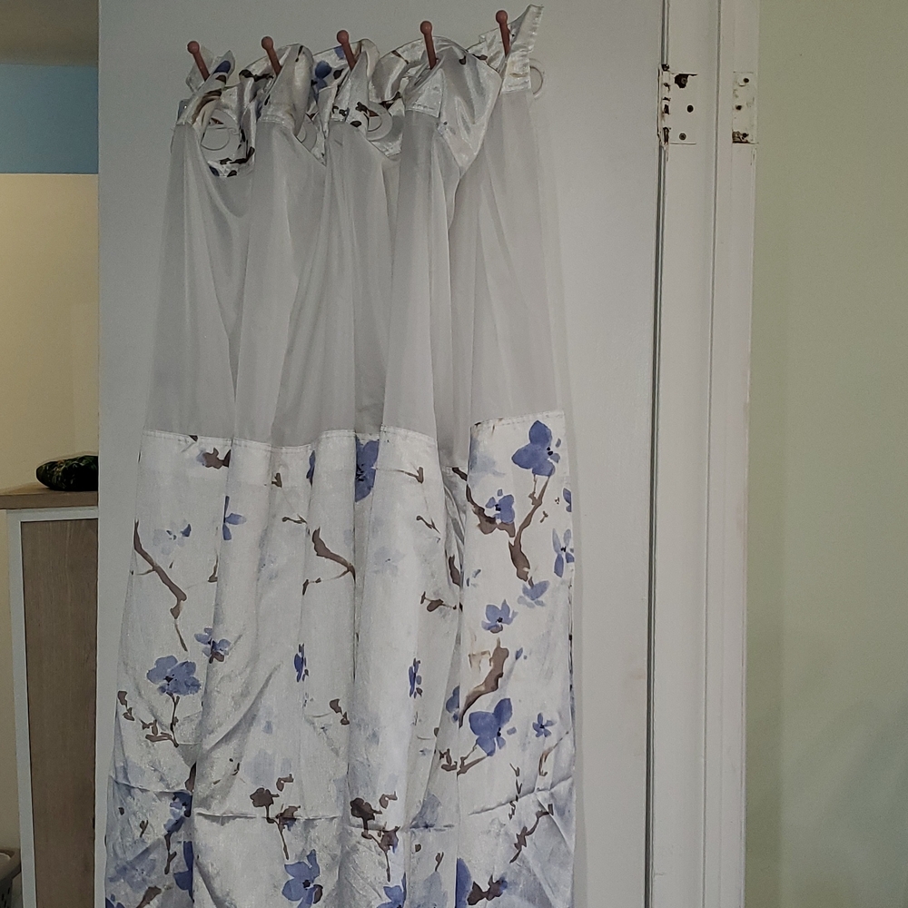 Hotel style shower curtain snap in liner buttons in back